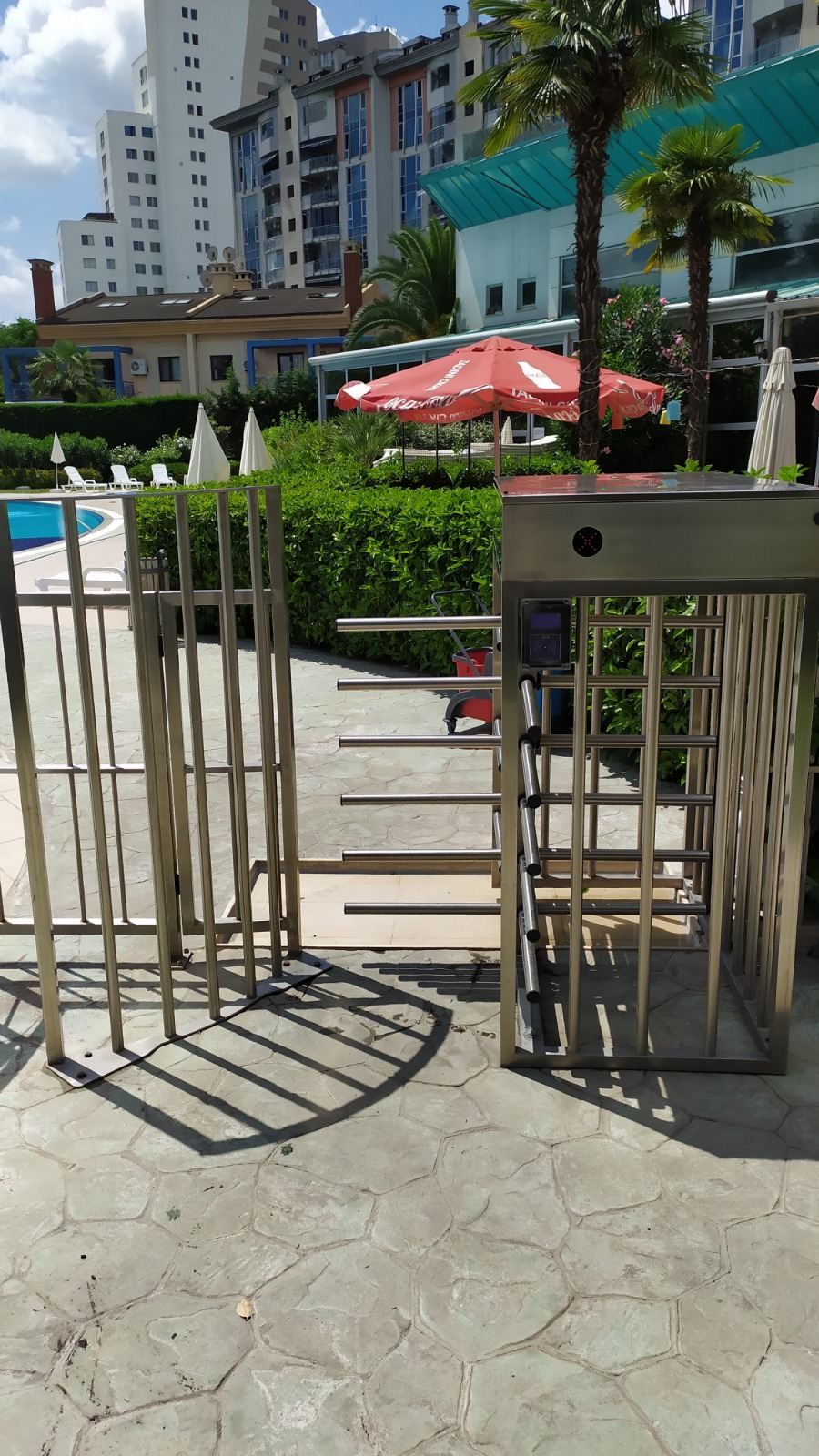 TATİL SİTESİ YARIM BOY TURNİKE VE KARTLI GEÇİŞ PROJESİ